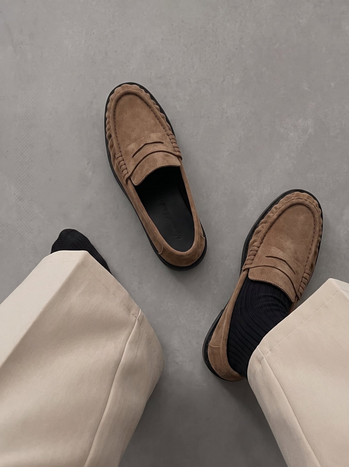 Loaferiai ir loafer mule: kodėl šį sezoną visi grįžta prie klasikos