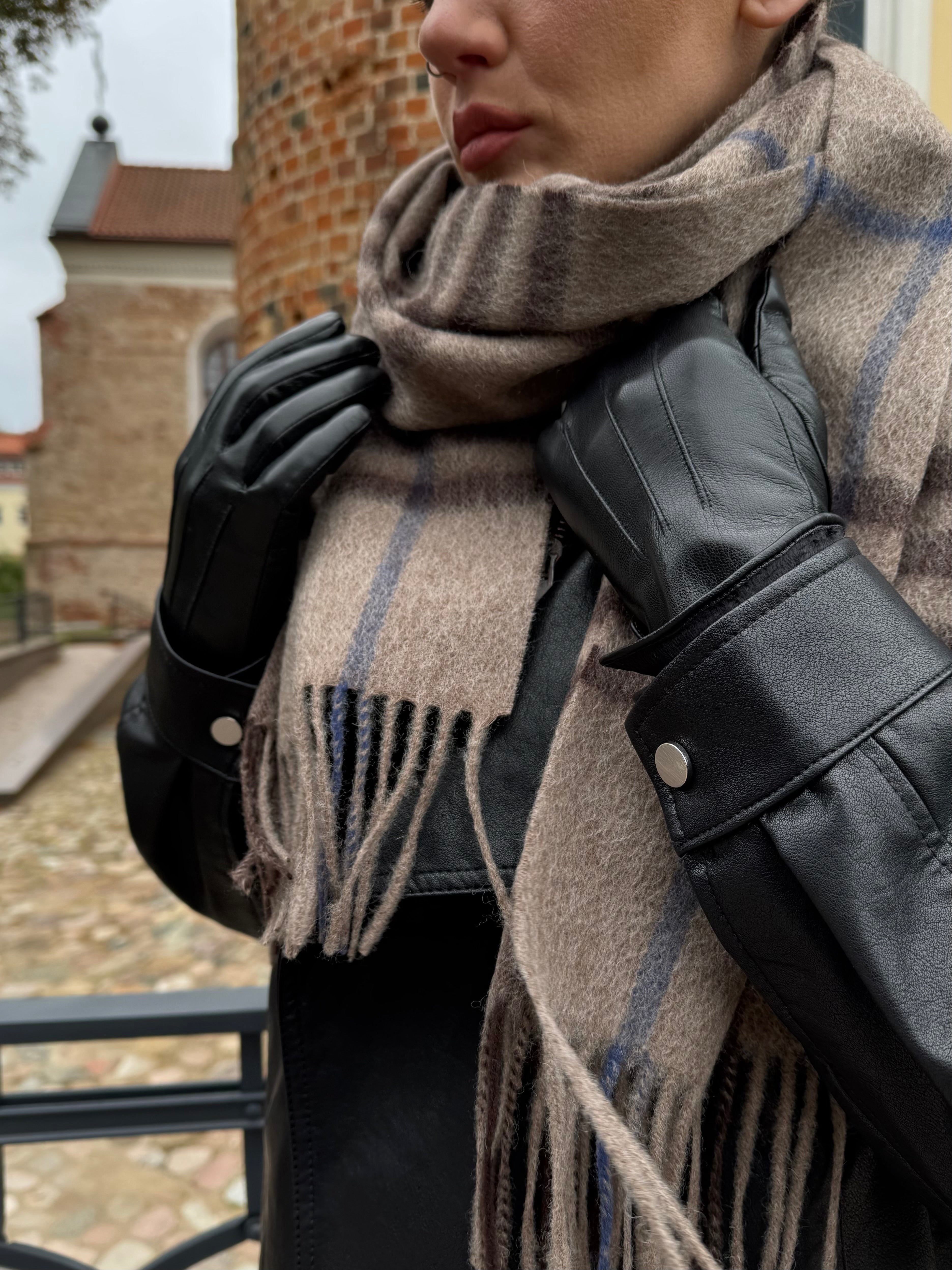 Wool scarf