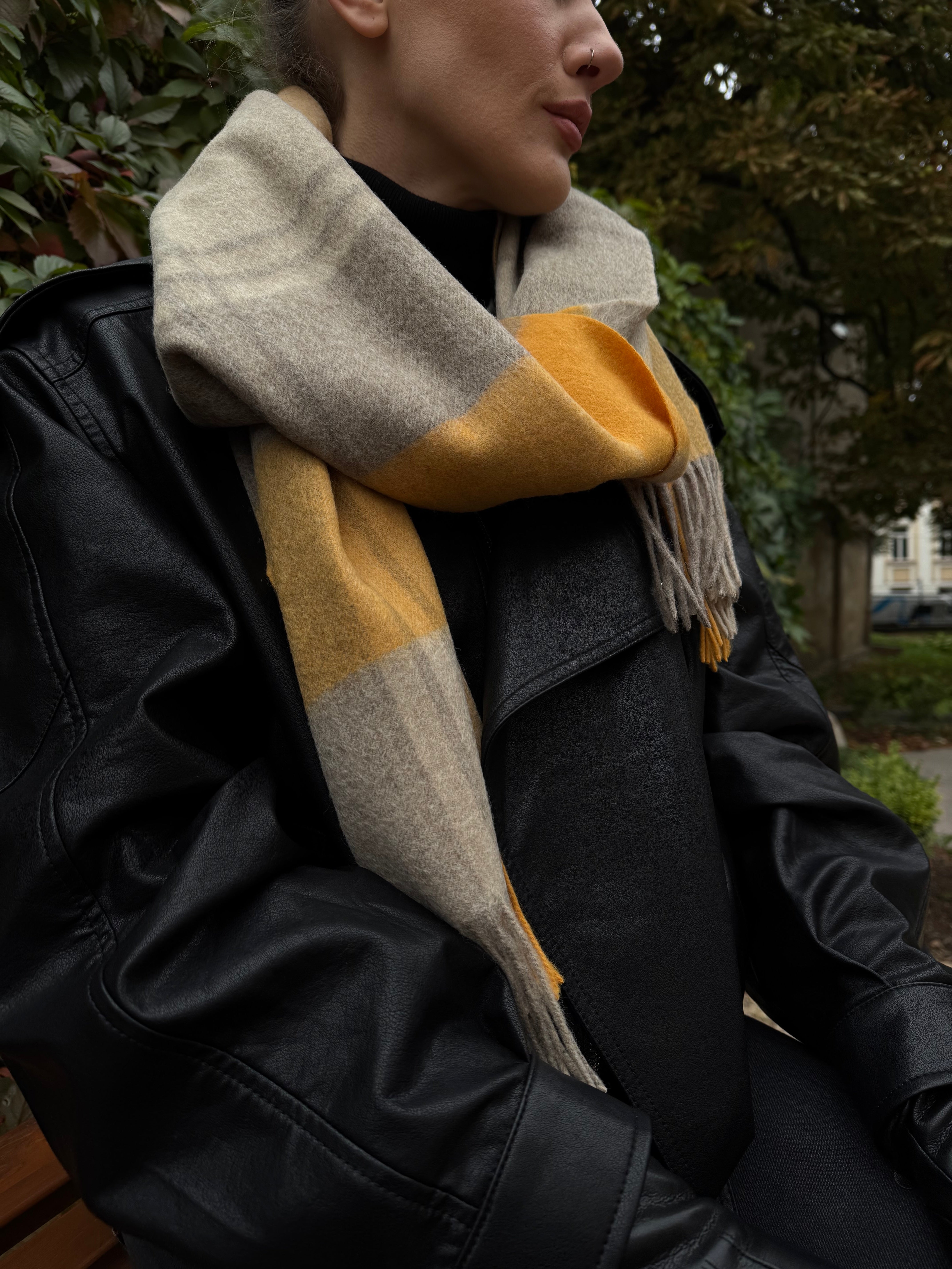 Wool scarf