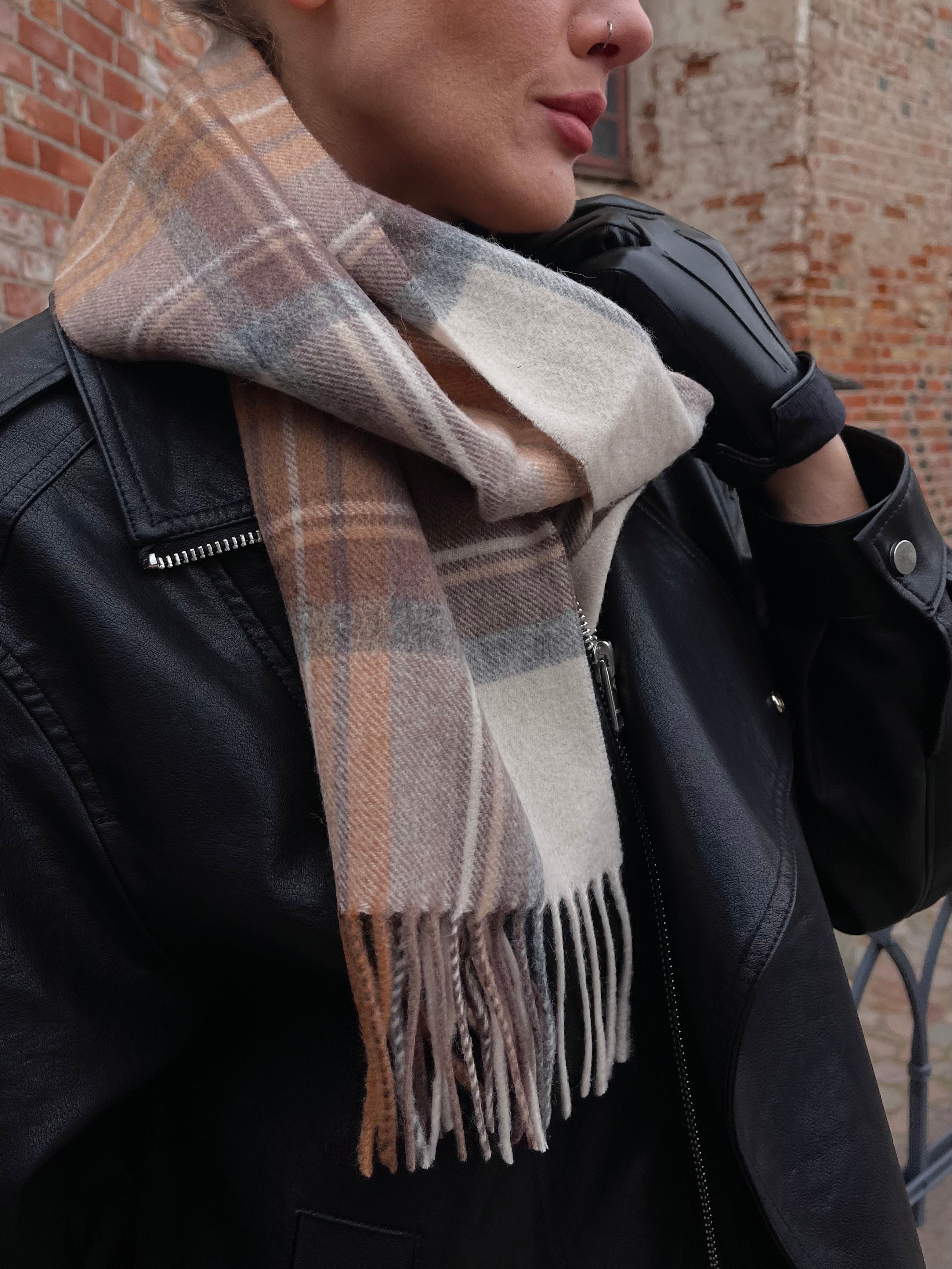 Wool scarf